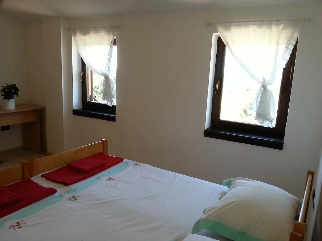 Apartment Rojnic Galizana 0*,